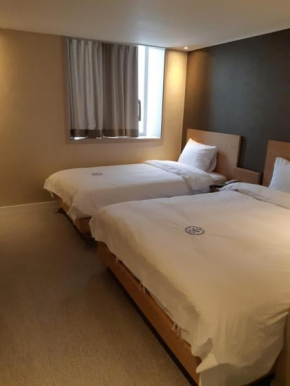 Hillside Hotel